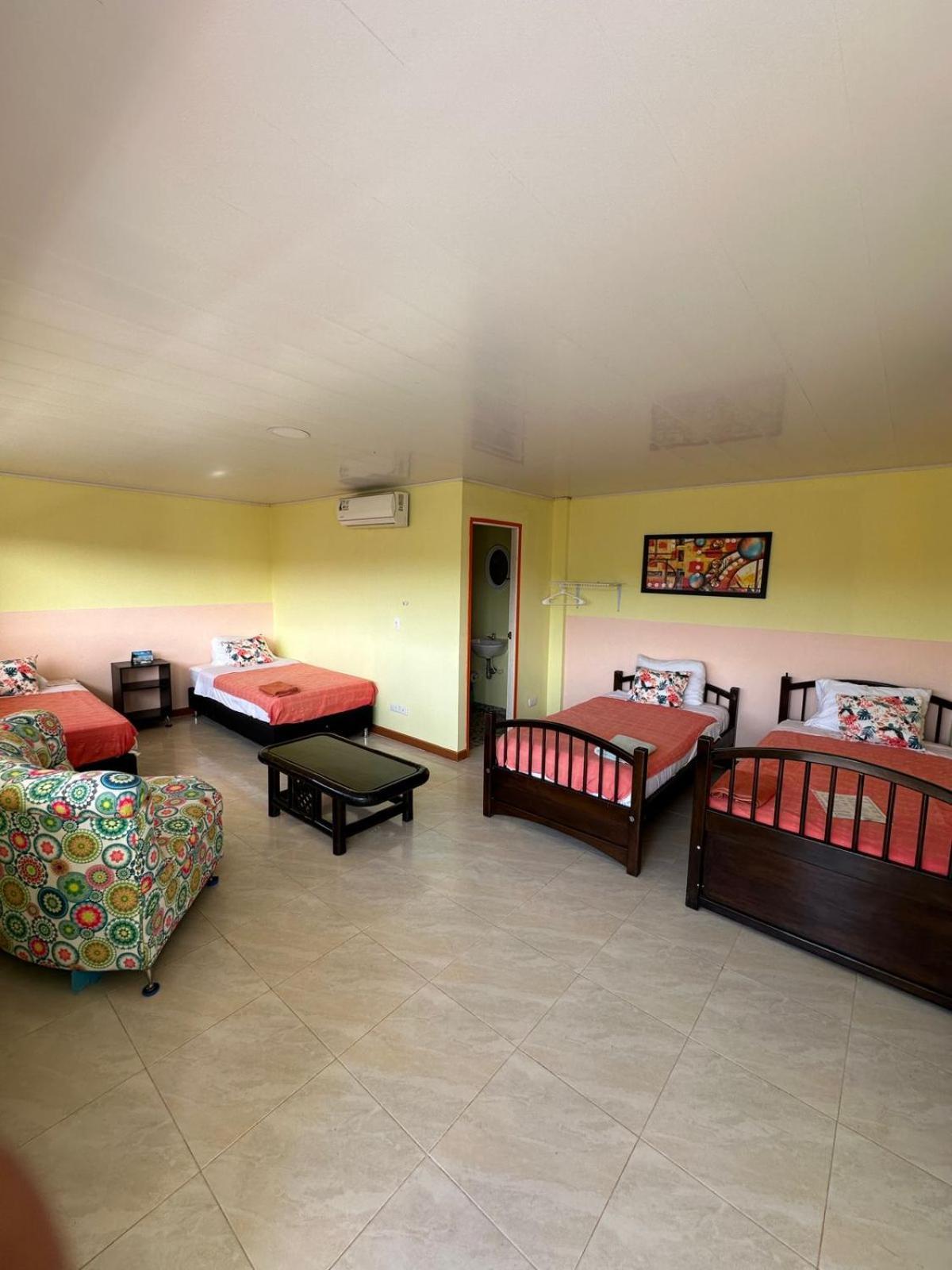 Victoria'S Gennie Bay Village Hostal San Andrés Екстериор снимка